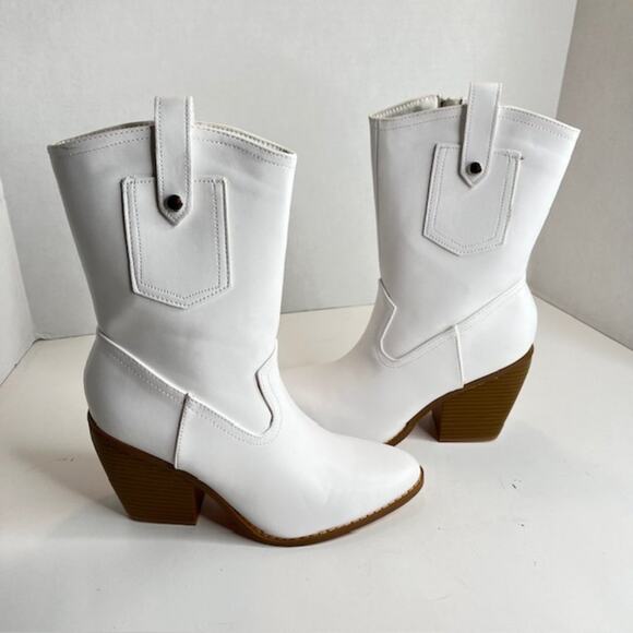 Sleek New Sz 7.5 White Cowboy Boots Ready to Ride. - Picture 8 of 12